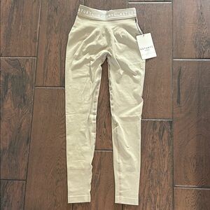 Naturyl Women's Cream Leggings